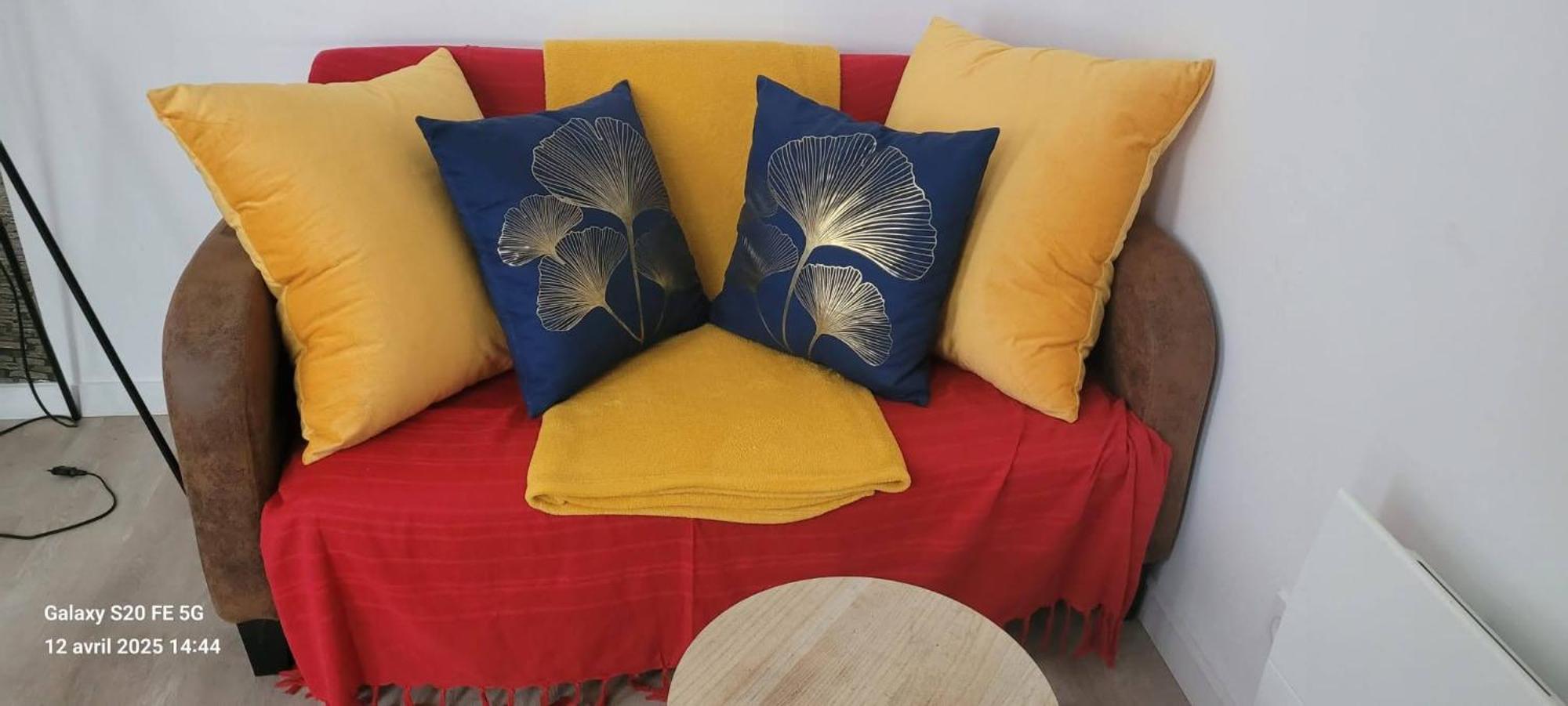 Les Volets Bleus - Deux Appartements Et Un Studio, Jardin 博格斯 客房 照片
